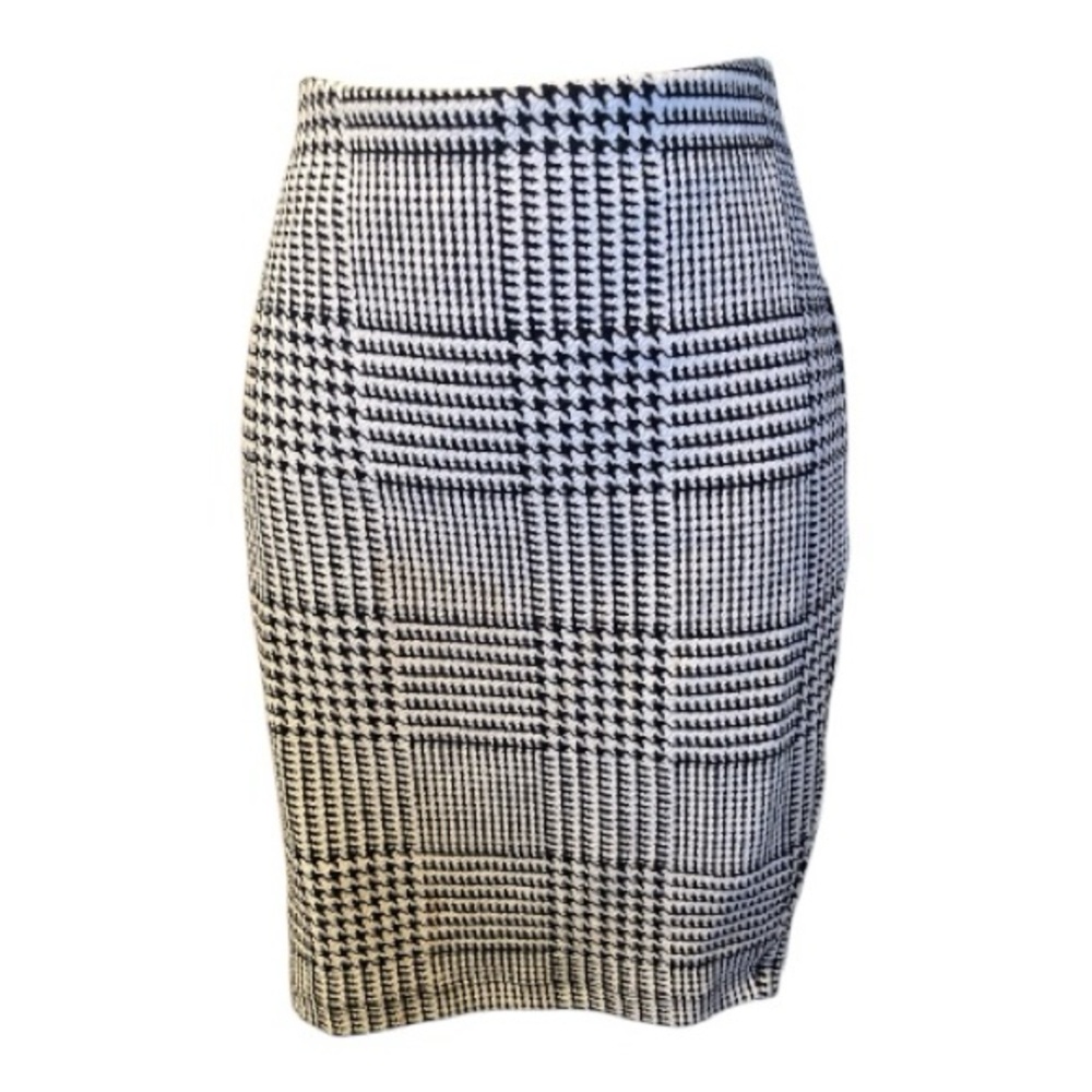 Elegant Gray Checkered Pencil Skirt